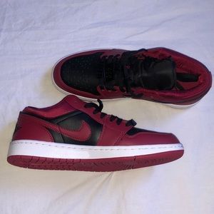 Nike Air Jordan 1 low.